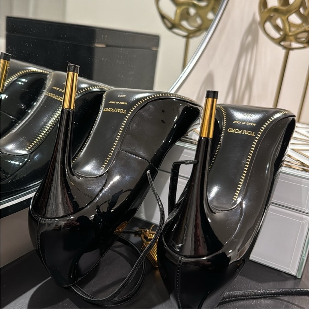 Tom Fort Lock Key Heels 😍 - Picture 5 of 6